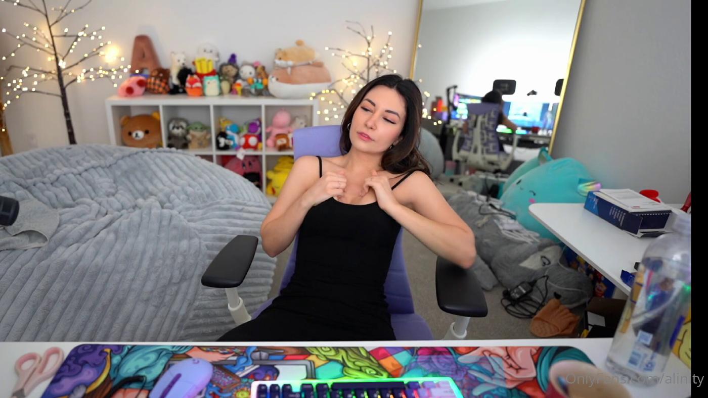 alinity_horny_looking_at_porn_onlyfans_video_leaked-pscvtv alinity horny looking at porn onlyfans video leaked pscvtv