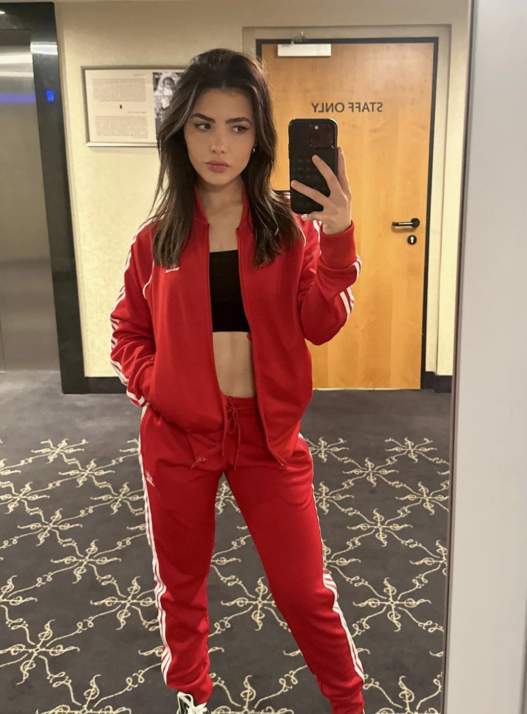 andrea_botez_sexy_outfit_mirror_selfies_set_leaked-aljggc andrea botez sexy outfit mirror selfies set leaked aljggc