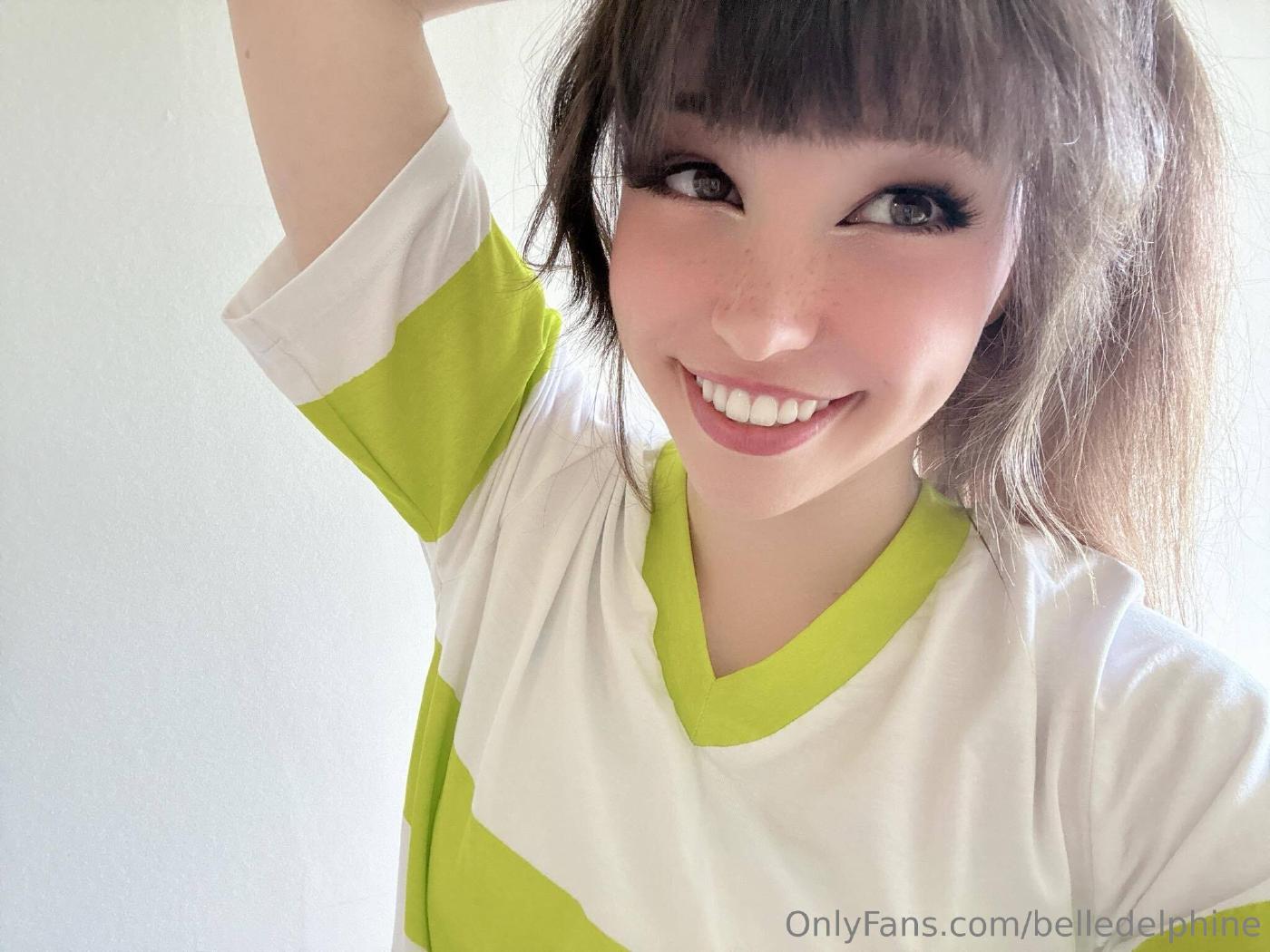 belle delphine chihiro cosplay outdoor onlyfans set leaked 17