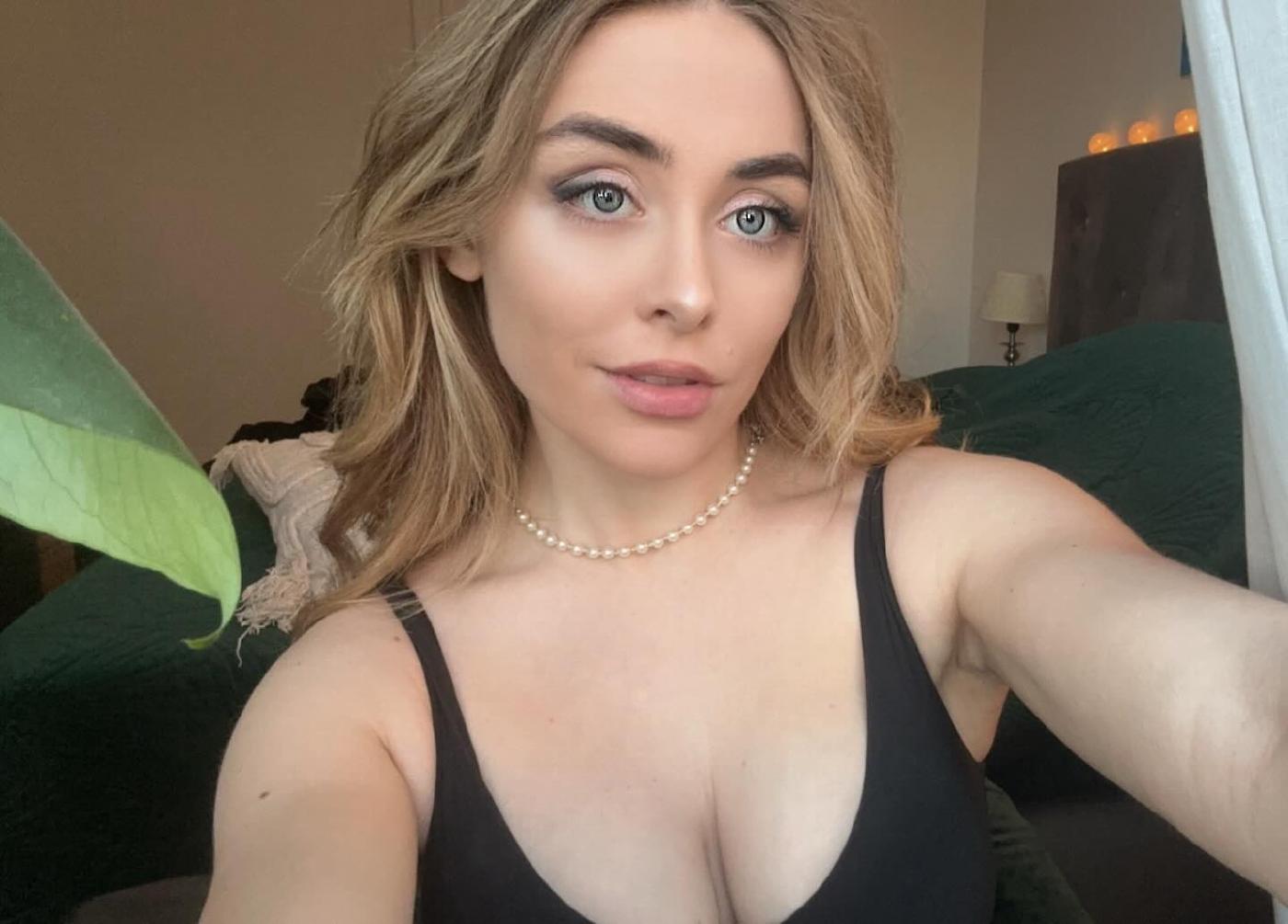 melina goransson hot cleavage fansly set leaked