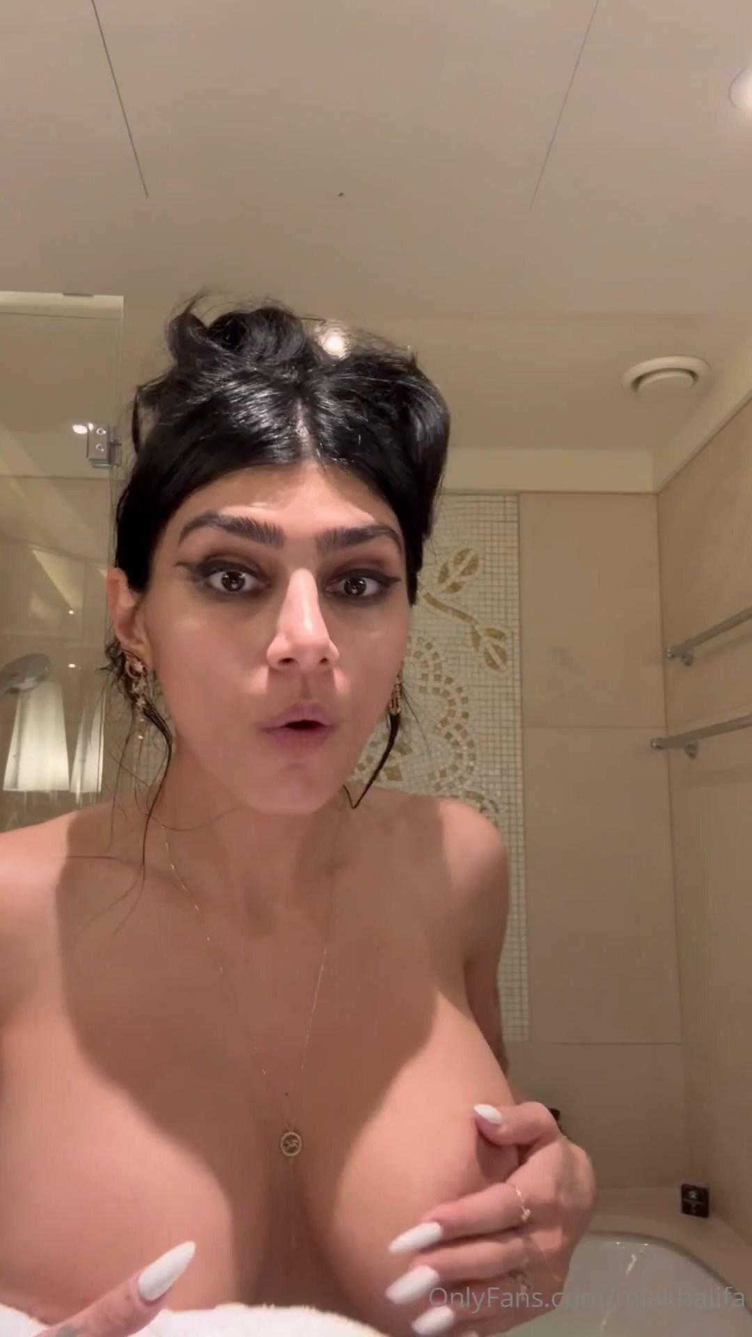 mia khalifa nude teethbrushing onlyfans video leaked aenecr