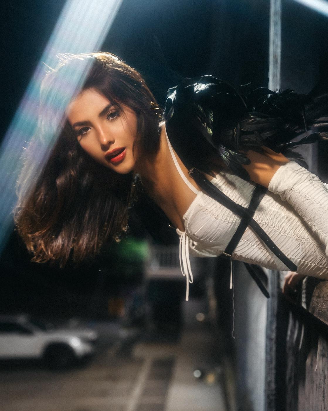 andrea_botez_sexy_dress_fishnet_set_leaked-likbik andrea botez sexy dress fishnet set leaked likbik