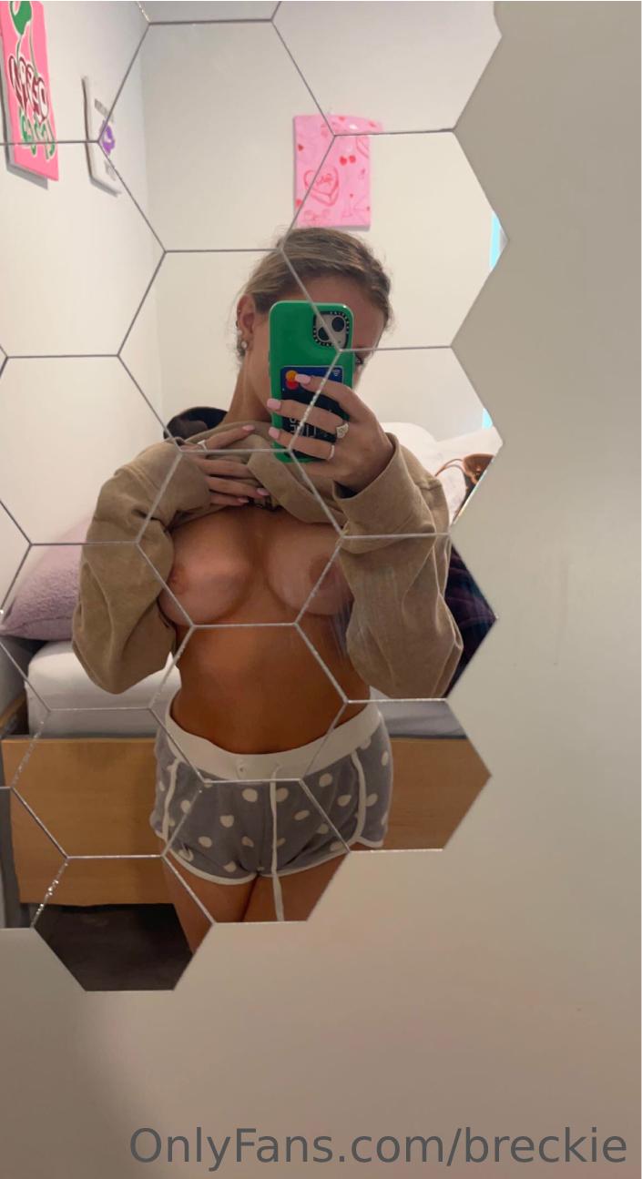 breckie hill nude mirror titty tease onlyfans set leaked zmlpuh