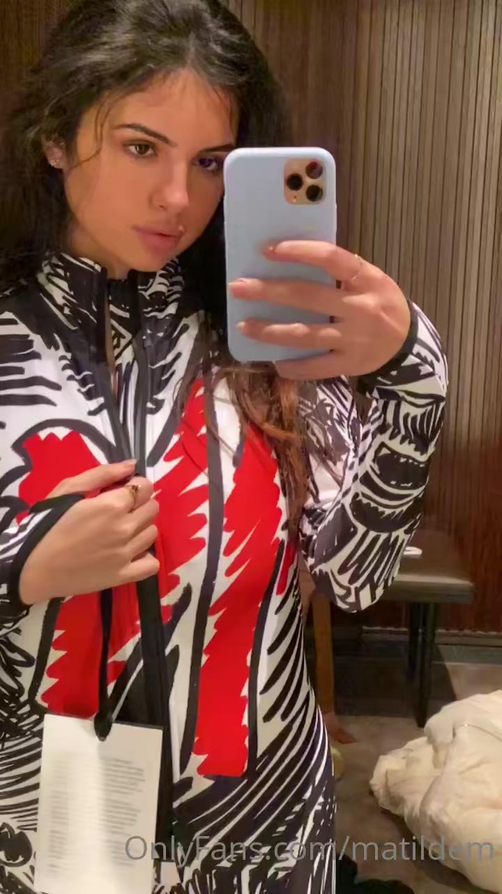 mati marroni nude dressing room flash onlyfans video leaked zwrubu