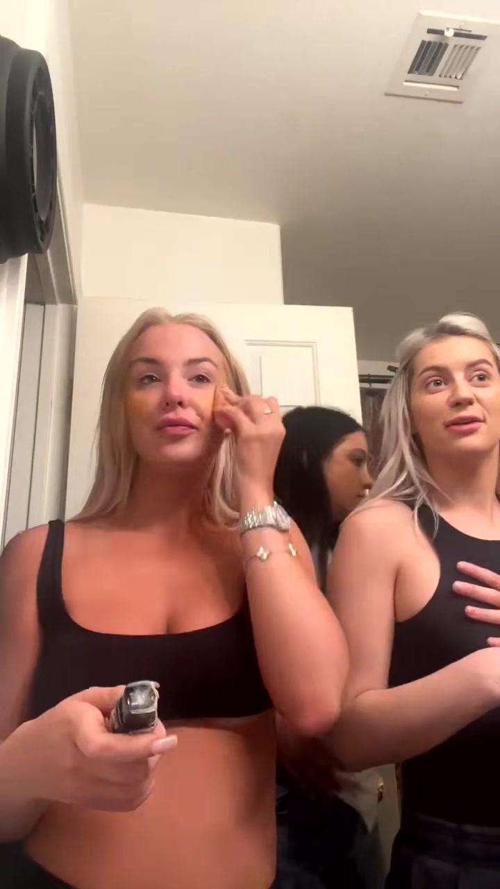 tana mongeau getting ready onlyfans livestream leaked avjdsn
