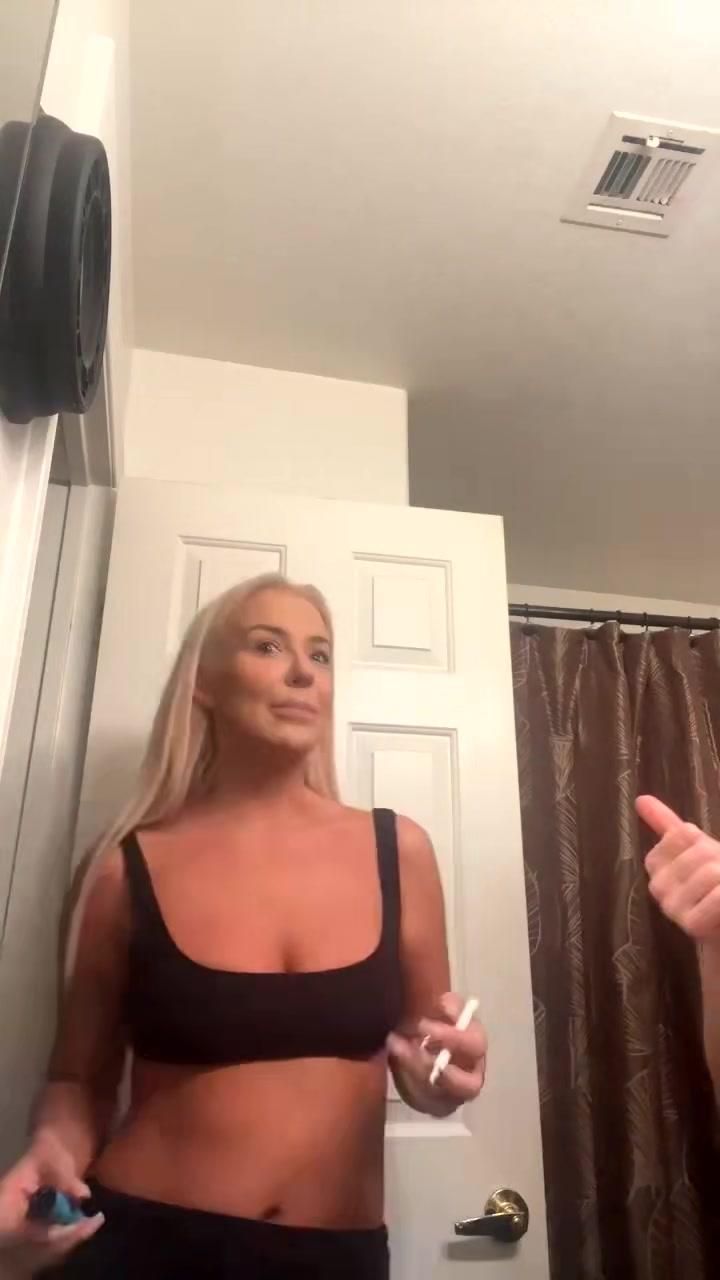 tana mongeau tits flash livestream onlyfans video leaked jnysei