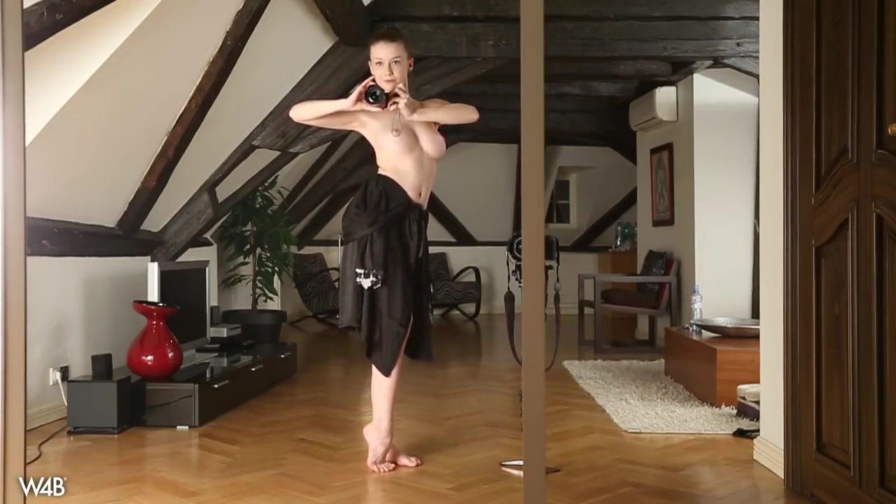 emily bloom nude robe strip onlyfans video leaked qkzigy