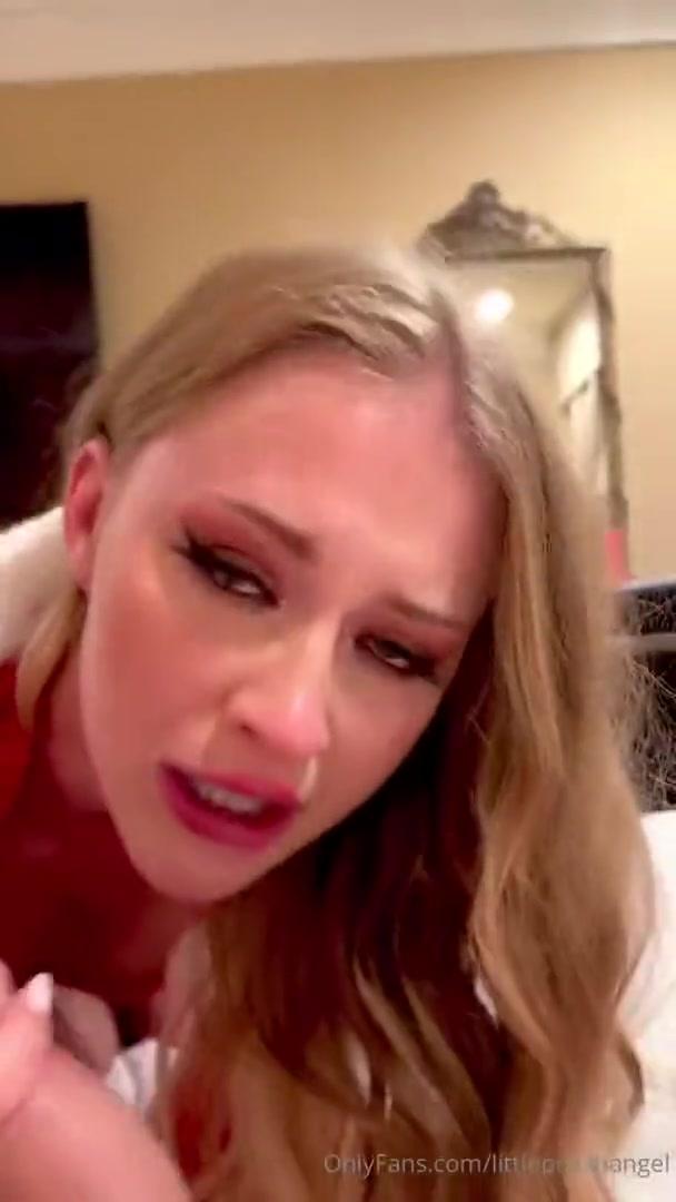 littlepolishangel xmas butt plug onlyfans video leaked lzyexx influencers gonewild