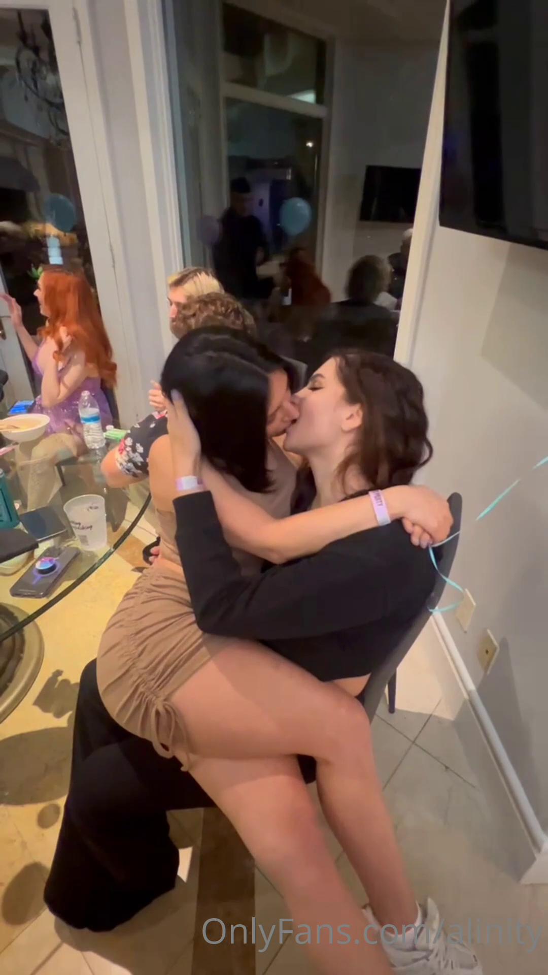 alinity fandy lesbian french kiss ppv onlyfans video leaked bhfvte influencersgonewild