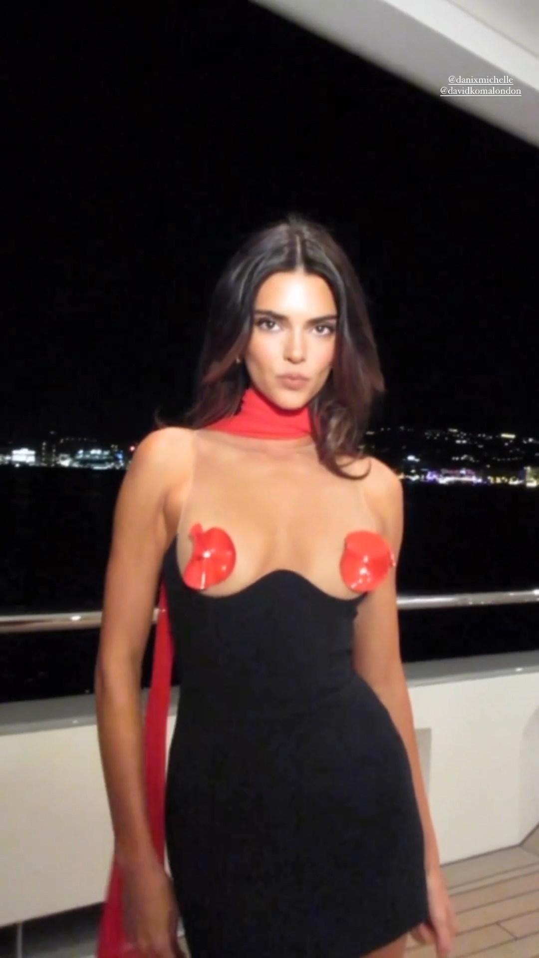 kendall jenner pasties dress candid video leaked omdsid influencersgonewild